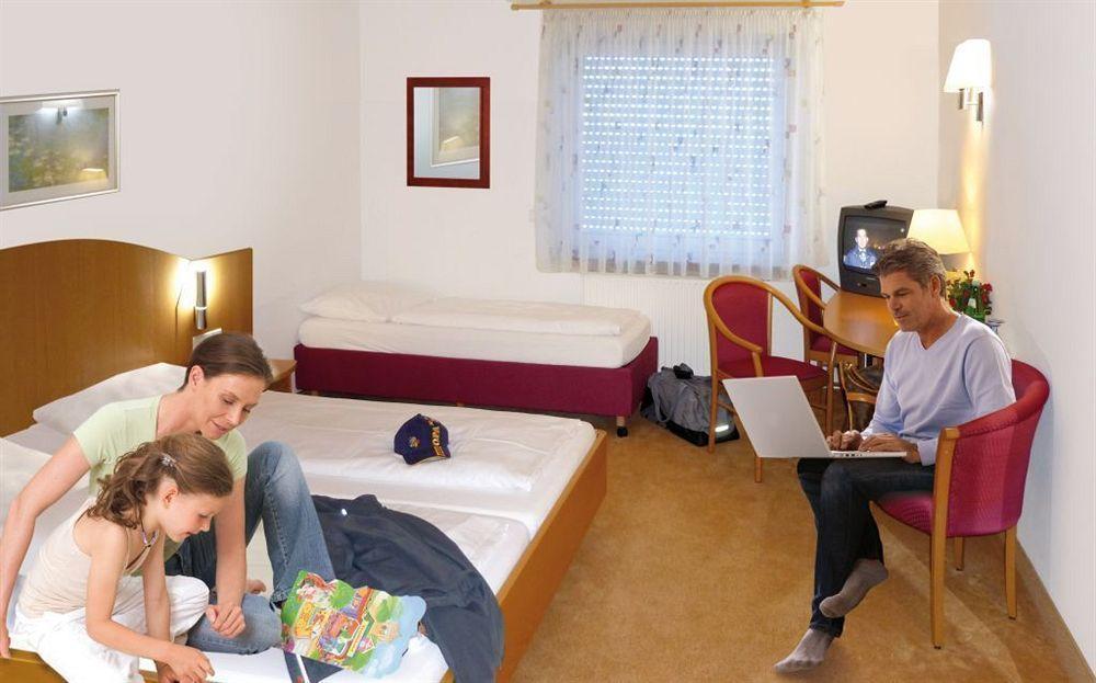 רינגסהיים Hotel Sunparc - Shuttle Zum Europa-Park Rust 4Km & Rulantica 2Km מראה חיצוני תמונה